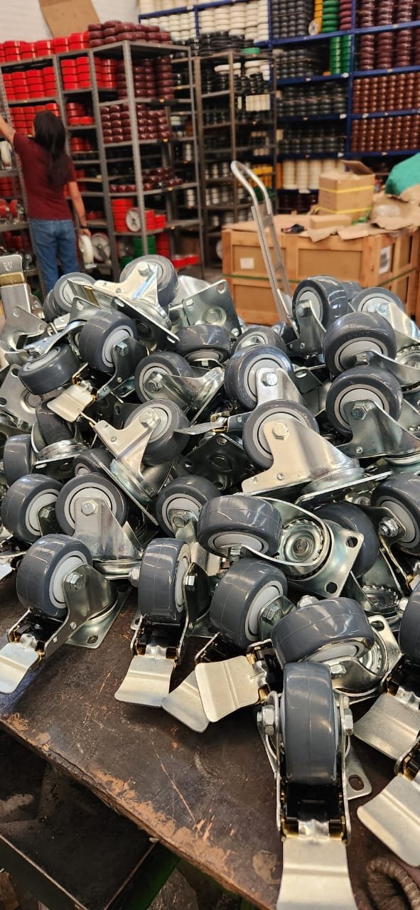 Ruedas Industriales de Poliuretano con freno Durables y resistentes al trabajo diario